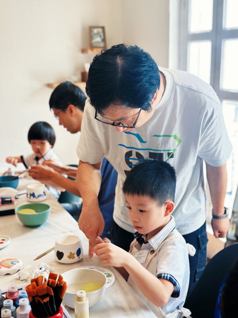 Kids pottery painting at Clay Clay